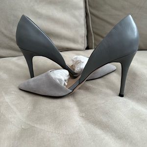 French Connection gray pump